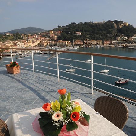 Hotel Plaza Porto Azzurro Exterior photo