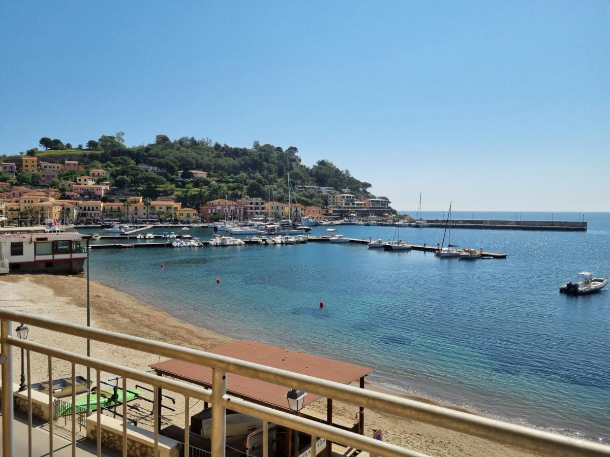 Hotel Plaza Porto Azzurro Exterior photo