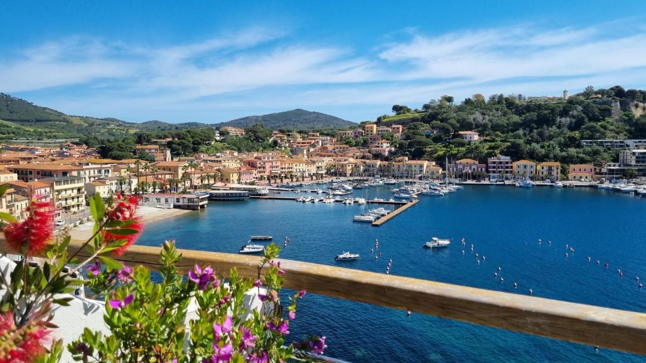 Hotel Plaza Porto Azzurro Exterior photo