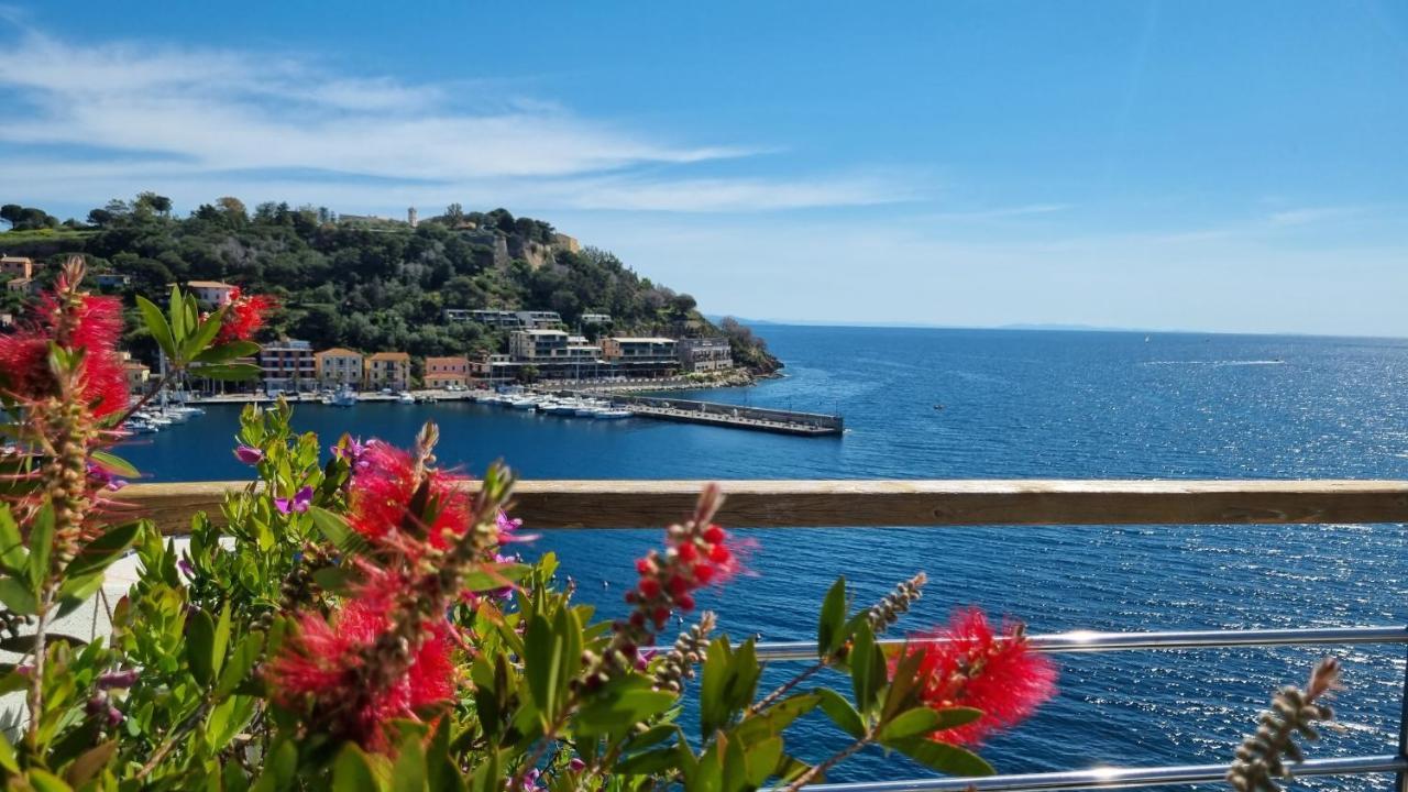 Hotel Plaza Porto Azzurro Exterior photo