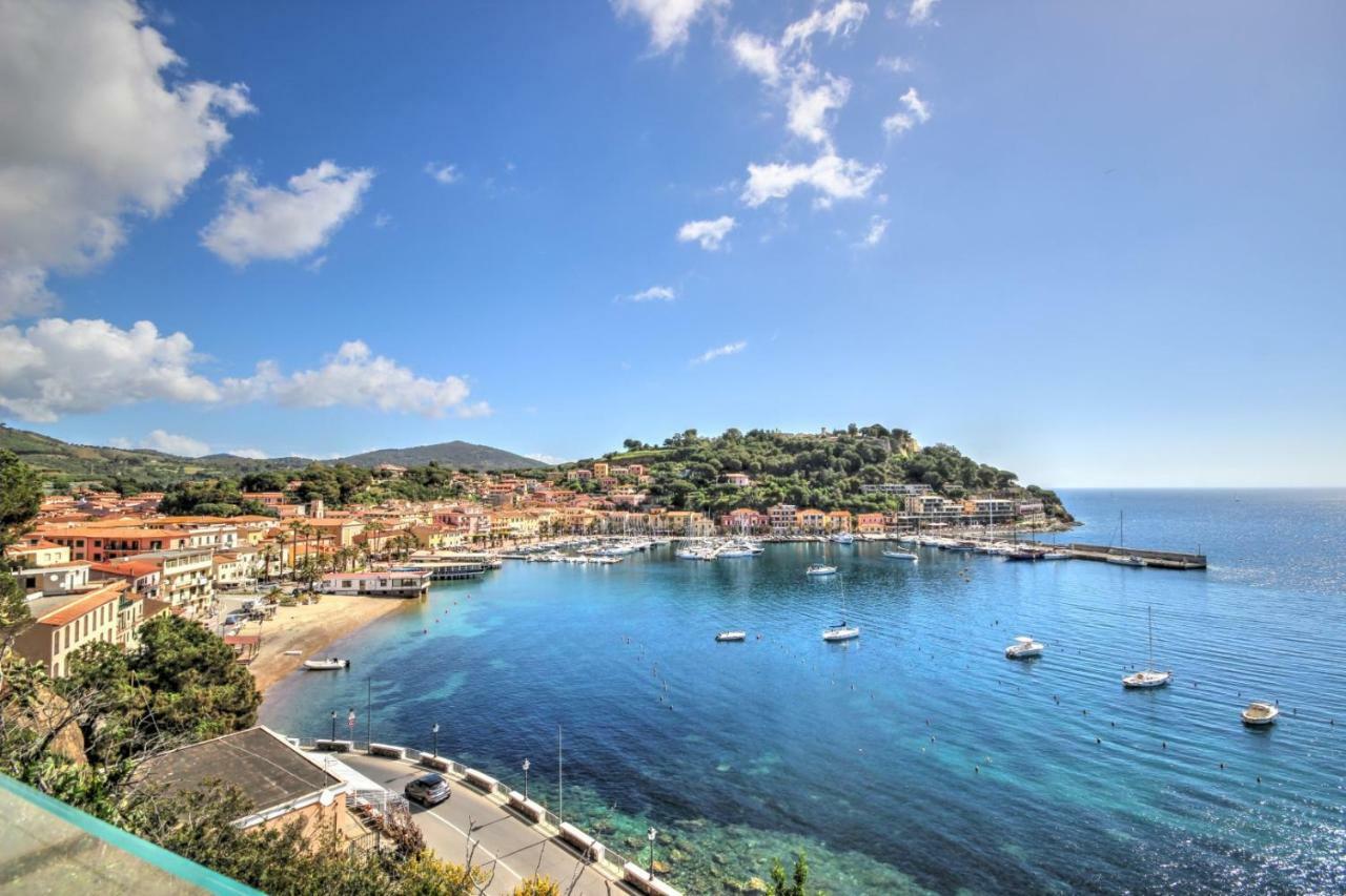 Hotel Plaza Porto Azzurro Exterior photo